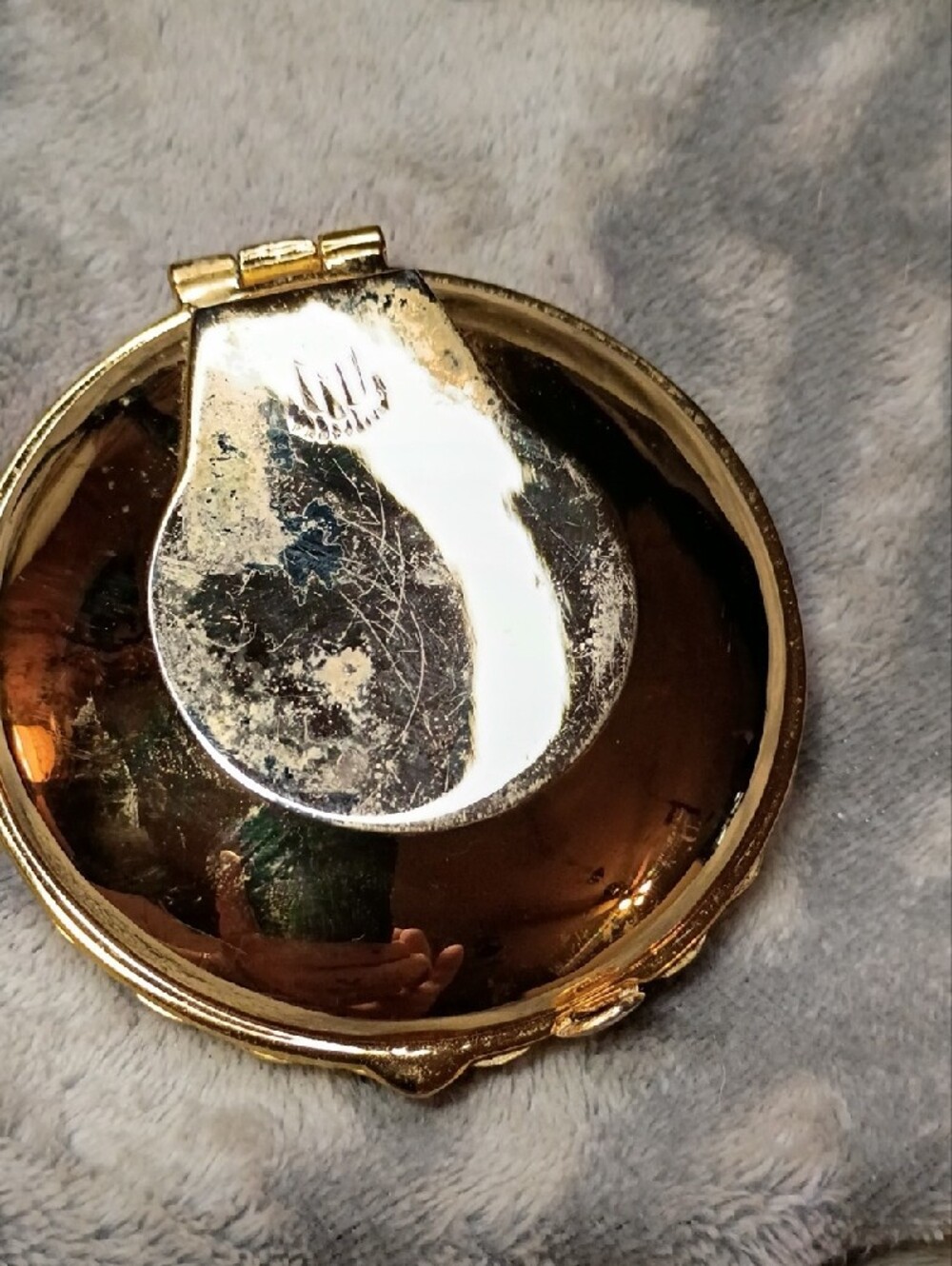 PartyLite Gold Shell Tealight Holder with White Tealight - Picture 4 of 5